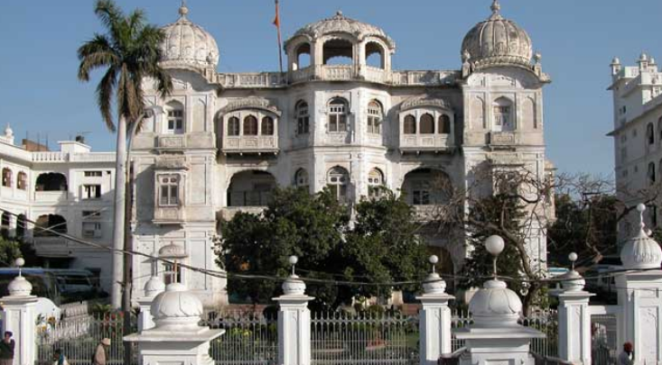 328 ਪਾਵਨ ਸਰੂਪਾਂ ਦਾ ਮਾਮਲਾ: SIT ਦੀ ਜਾਂਚ ਤੇਜ਼; ਚੰਡੀਗੜ੍ਹ ਅਤੇ ਅੰਮ੍ਰਿਤਸਰ ਸਥਿਤ SGPC ਦਫ਼ਤਰਾਂ 'ਚ ਪਹੁੰਚੇ ਅਧਿਕਾਰੀ 1 Screenshot 2026 01 10 165150