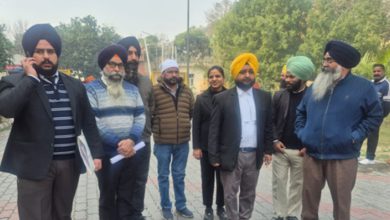 ਅੱਜ ਦੂਜੇ ਦਿਨ ਸੁਖਦੇਵ ਸਿੰਘ ਭੌਰ ਸਮੇਤ ਪੰਜ SGPC. ਮੁਲਾਜ਼ਮ ਸਿੱਟ ਕੋਲ ਬਿਆਨ ਦਰਜ ਕਰਾਉਣ ਪੁੱਜੇ 4 Photo of ਅੱਜ ਦੂਜੇ ਦਿਨ ਸੁਖਦੇਵ ਸਿੰਘ ਭੌਰ ਸਮੇਤ ਪੰਜ SGPC. ਮੁਲਾਜ਼ਮ ਸਿੱਟ ਕੋਲ ਬਿਆਨ ਦਰਜ ਕਰਾਉਣ ਪੁੱਜੇ