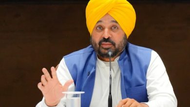 Photo of 2025 ਤੱਕ ਪੰਜਾਬ ਪ੍ਰਸ਼ਾਸਨ ‘ਚ ਵੱਡਾ ਡਿਜੀਟਲ ਬਦਲਾਅ, 1.85 ਲੱਖ ਲੋਕ ਆਪਣੇ ਘਰਾਂ ਤੋਂ ਹੀ 437 ਸੇਵਾਵਾਂ ਤੱਕ ਪਹੁੰਚ ਕਰਨਗੇ