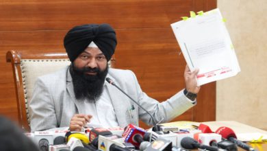 Photo of ਪੰਜਾਬ ਰਾਜ ਅਨੁਸੂਚਿਤ ਜਾਤੀਆਂ ਕਮਿਸ਼ਨ ਵੱਲੋਂ ਭੇਜੇ ਗਏ ਨੋਟਿਸ ਨੂੰ ਪ੍ਰਤਾਪ ਸਿੰਘ ਬਾਜਵਾ ਦੇ ਘਰੇਲੂ ਮੁਲਾਜ਼ਮਾਂ ਵੱਲੋਂ ਲੈਣ ਤੋਂ ਇਨਕਾਰ