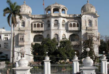 Photo of SGPC ਦੇ ਸਾਰੇ ਮੁਲਾਜ਼ਮਾਂ ਲਈ ਰਵਾਇਤੀ ਸਿੱਖ ਪਹਿਰਾਵਾ, ਪਜਾਮਾ-ਕੁੜਤਾ ਪਾ ਕੇ ਦਫ਼ਤਰ ਆਉਣਾ ਲਾਜ਼ਮੀ