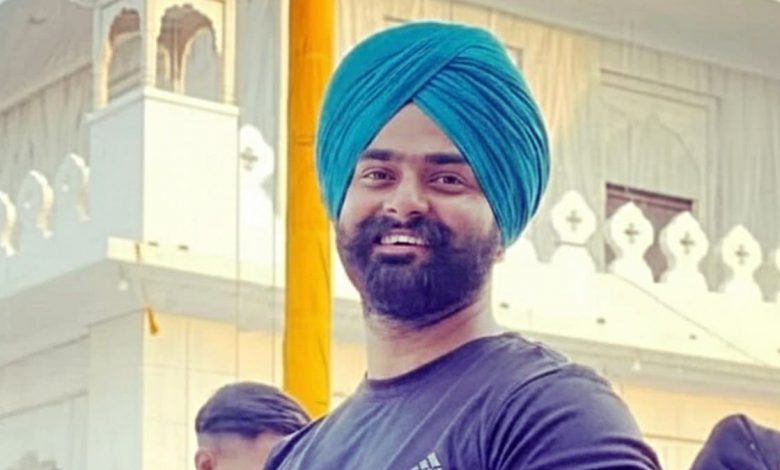 ਜਹਾਜ਼ ਹਾਦਸੇ ‘ਚ ਅੰਮ੍ਰਿਤਸਰ ਦੇ ਪਾਇਲਟ ਦੀ ਮੌਤ 1 Swaraj Deep Singh