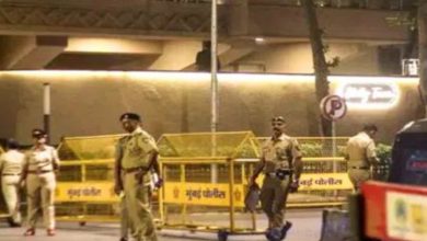 Photo of ਰੋਹਿਤ ਸ਼ੈੱਟੀ ਦੇ ਘਰ ‘ਤੇ ਫਾਇਰਿੰਗ ਵਿੱਚ ਚਾਰ ਗ੍ਰਿਫ਼ਤਾਰ, ਕੋਰਟ ਨੇ ਰਿਮਾਂਡ ‘ਤੇ ਭੇਜਿਆ