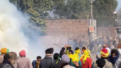 Photo of ਬਠਿੰਡਾ ’ਚ ਕਿਸਾਨ ਤੇ ਪ੍ਰਸ਼ਾਸਨ ਹੋਏ ਆਹਮੋ-ਸਾਹਮਣੇ, ਅੱਥਰੂ ਗੈਸ ਦੇ ਦਾਗੇ ਗੋਲੇ