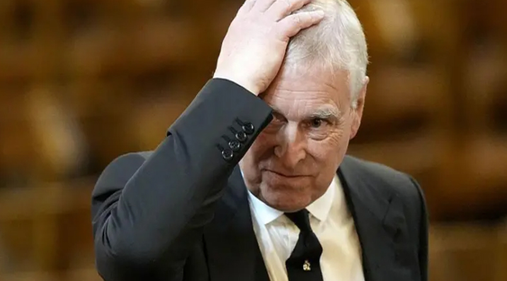 ਅਮਰੀਕੀ ਸੈਕਸ ਅਪਰਾਧੀ ਜੈਫਰੀ ਐਪਸਟਾਈਨ ਨਾਲ ਉਸਦੇ ਸਬੰਧਾਂ ਨੂੰ ਲੈ ਕੇ ਐਂਡਰਿਊ ਮਾਊਂਟਬੈਟਨ-ਵਿੰਡਸਰ ਗ੍ਰਿਫਤਾਰ 1 bh 4