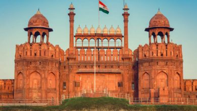 Photo of ਲਾਲ ਕਿਲ੍ਹਾ ਅਤੇ ਦਿੱਲੀ ਸਕੱਤਰੇਤ ਨੂੰ ਮਿਲੀ Bomb Threat, ਇਲਾਕੇ ਖਾਲੀ ਕਰਵਾ ਕੇ ਤਲਾਸ਼ੀ ਜਾਰੀ