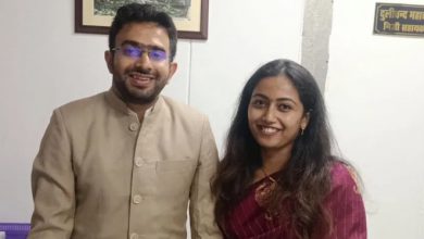 ਨਾ ਬੈਂਡ, ਨਾ ਬਾਜਾ ਅਤੇ ਨਾ ਬਾਰਾਤ, 2 IAS ਅਧਿਕਾਰੀਆਂ ਨੇ ਇੱਕ ਦੂਜੇ ਨੂੰ ਸਿਰਫ਼ ਹਾਰ ਪਾ ਕੇ ਸਾਦੇ ਢੰਗ ਨਾਲ ਵਿਆਹ ਕਰਵਾਇਆ 3 Photo of ਨਾ ਬੈਂਡ, ਨਾ ਬਾਜਾ ਅਤੇ ਨਾ ਬਾਰਾਤ, 2 IAS ਅਧਿਕਾਰੀਆਂ ਨੇ ਇੱਕ ਦੂਜੇ ਨੂੰ ਸਿਰਫ਼ ਹਾਰ ਪਾ ਕੇ ਸਾਦੇ ਢੰਗ ਨਾਲ ਵਿਆਹ ਕਰਵਾਇਆ