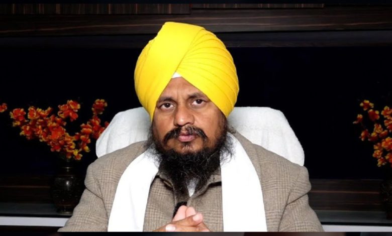 SGPC ਦੀਆਂ ਜਾਇਦਾਦਾਂ ਨੂੰ ਖੁਰਦ-ਬੁਰਦ ਕਰਨ ਦੇ ਇਲਜ਼ਾਮ, ਗਿਆਨੀ ਹਰਪ੍ਰੀਤ ਸਿੰਘ ਨੇ ਗੁਰਦੁਆਰਾ ਦੀਆਂ ਜ਼ਮੀਨਾਂ ਵੇਚਣ ‘ਤੇ ਚੁੱਕੇ ਸਵਾਲ 1 d53 34