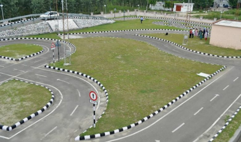 ਸੌਖਾ ਨਹੀਂ ਹੋਵੇਗਾ ਹੁਣ ਡਰਾਈਵਿੰਗ ਲਾਇਸੈਂਸ ਬਣਵਾਉਣਾ, ਟਰੈਕਾਂ 'ਤੇ ਲਾਗੂ ਕੀਤੀ ਜਾ ਰਹੀ ਹੈ ਸਮਾਰਟ ਤਕਨੀਕ 1 dl