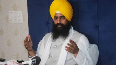 Photo of ਕੈਨੇਡਾ ਦੇ ਵਿਨੀਪੈਗ ਗੁਰੂ ਘਰ ਦਾ ਮਾਮਲਾ, ਜਥੇਦਾਰ ਕੁਲਦੀਪ ਸਿੰਘ ਗੜਗੱਜ ਨੇ ਨਿਸ਼ਾਨ ਸਿੰਘ ਪ੍ਰਧਾਨ ਸਮੇਤ ਸਮੂਹ ਅਹੁਦੇਦਾਰਾਂ ਨੂੰ ਕੀਤਾ ਤਲਬ