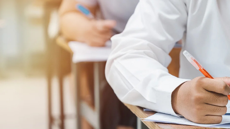 ਅੱਠਵੀਂ ਦੀ ਵਿਗਿਆਨ ਪ੍ਰੀਖਿਆ ਵਿਚ ਤਿੰਨ ਪ੍ਰਸ਼ਨ ਪੰਜਾਬੀ 'ਚ ਨਾ ਛਪਣ ਕਾਰਨ ਘਬਰਾਏ ਵਿਦਿਆਰਥੀ 2 j 2