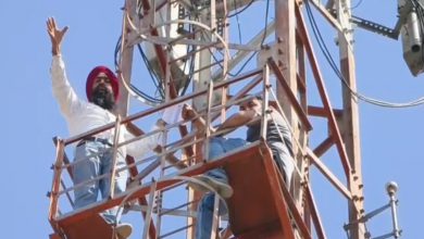 Tower 'ਤੇ ਚੜ੍ਹੇ 180 ਬੇਰੁਜ਼ਗਾਰ ETT ਟੀਚਰ 25 Photo of Tower ‘ਤੇ ਚੜ੍ਹੇ 180 ਬੇਰੁਜ਼ਗਾਰ ETT ਟੀਚਰ