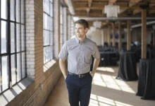 Photo of ਸਰਕਾਰੀ ਮੁਲਾਜ਼ਮਾਂ ਲਈ ਡਰੈੱਸ ਕੋਡ ਲਾਜ਼ਮੀ: ਜੀਨਜ਼-ਟੀ ਸ਼ਰਟ ‘ਤੇ ਪਾਬੰਦੀ, ਸੋਸ਼ਲ ਮੀਡੀਆ ਲਈ ਵੀ ਸਖ਼ਤ ਨਿਯਮ