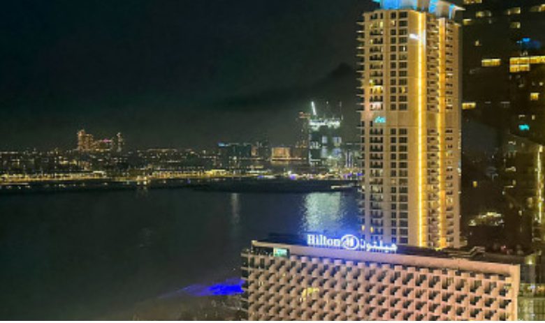 ਦੁਬਈ ਦੇ ਬੁਰਜ ਅਲ ਅਰਬ ਹਵਾਈ ਅੱਡੇ ਅਤੇ ਬੰਦਰਗਾਹ 'ਤੇ ਕਈ ਹਮਲੇ 1 d53