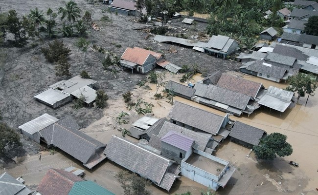 ਇੰਡੋਨੇਸ਼ੀਆ 'ਚ ਲੱਗੇ ਭੂਚਾਲ ਦੇ ਝਟਕੇ 1 ec0j4das indonesia generic