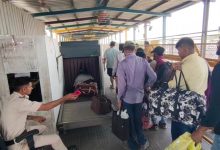 Photo of ਬਠਿੰਡਾ ‘ਚ ਦਹਿਸ਼ਤ: ਰੇਲਵੇ ਟ੍ਰੈਕ ਉਡਾਉਣ ਦੀ ਧਮਕੀ, ਯਾਤਰੀਆਂ ਦੀ ਚੈਕਿੰਗ ਸ਼ੁਰੂ