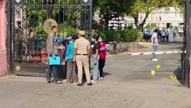 Photo of ਦਿੱਲੀ ਵਿਧਾਨ ਸਭਾ ਚ ਕਾਰ ਬੈਰੀਅਰ ਤੋੜ ਕੇ ਅੰਦਰ ਵੜੀ; ਪੁਲਿਸ ਕਰ ਰਹੀ ਡਰਾਈਵਰ ਦੀ ਭਾਲ