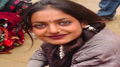 Photo of ਕੁੰਭ ‘ਚ ਵਾਇਰਲ ਹੋਈ ਕੁੜੀ ਮੋਨਾਲੀਸਾ ਨਾਬਾਲਗ