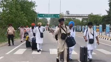 Photo of Amritsar : ਵਿਸਾਖੀ ਮਨਾਉਣ ਪਾਕਿਸਤਾਨ ਗਿਆ ਸਿੱਖ ਸ਼ਰਧਾਲੂਆਂ ਦਾ ਜਥਾ ਅਟਾਰੀ-ਵਾਹਗਾ ਸਰਹੱਦ ਰਾਹੀਂ ਭਾਰਤ ਪਰਤਿਆ