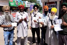 Photo of ਅਟਾਰੀ-ਵਾਘਾ ਬਾਰਡਰ ‘ਤੇ ਰੋਕੇ ਗਏ 27 ਸ਼ਰਧਾਲੂ, ਬੋਲੇ- ਵੀਜ਼ਾ ਹੋਣ ਦੇ ਬਾਵਜੂਦ ਰੋਕਣਾ ਨਾਇਨਸਾਫ਼ੀ