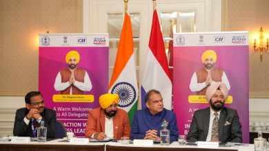 Photo of CM ਮਾਨ ਨੇ ਹਾਲੈਂਡ ਦੇ ਮਹਾਨ ਹਾਕੀ ਖਿਡਾਰੀ ਫਲੋਰਿਸ ਜਾਨ ਬੋਵਲੈਂਡਰ ਨਾਲ ਕੀਤੀ ਮੁਲਾਕਾਤ, ਪੰਜਾਬ ਦੇ ਅਥਲੀਟਾਂ ਨੂੰ ਸਿਖਲਾਈ ਦੇਣ ਦਾ ਦਿੱਤਾ ਸੱਦਾ