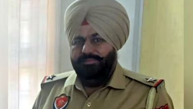 Photo of ਬਹੁ-ਚਰਚਿਤ ਪਾਦਰੀ ਕਾਂਡ ‘ਚ ਫਸੇ ਏਐਸਆਈ ਦੀ 7 ਸਾਲ ਮਗਰੋਂ ਬਹਾਲੀ ਨਾਲ ਸਿਆਸਤ ਭਖੀ