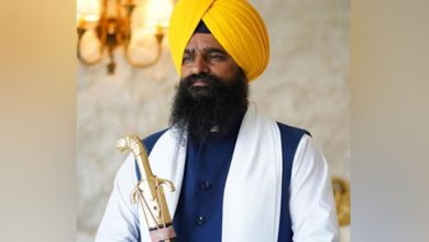 Photo of ਭਾਈ ਰਾਜੋਆਣਾ ਦੀਆਂ ਭਾਵਨਾਵਾਂ ਜਾਇਜ਼, ਕਾਲ ਕੋਠੜੀ,ਜਿੱਥੇ ਬੰਦਾ ਸਹੀ ਢੰਗ ਨਾਲ ਬੈਠ ਵੀ ਨਹੀਂ ਸਕਦਾ :- ਜਥੇ ਗੜਗੱਜ