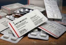 Photo of ਦਵਾਈਆਂ ਦੇ ਪੈਕੇਟ ‘ਤੇ ਬਣੀ ਲਾਲ ਪੱਟੀ ਦਾ ਕੀ ਹੁੰਦਾ ਹੈ ਮਤਲਬ, ਬਹੁਤ ਲੋਕਾਂ ਨੂੰ ਨਹੀਂ ਪਤਾ ਹੈ ਇਸ ਦਾ ਜਵਾਬ