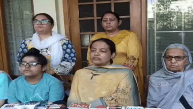 Photo of DM ਰੰਧਾਵਾ ਮੌਤ ਮਾਮਲਾ : ਹਾਈਕੋਰਟ ਦਾ ਰੁਖ਼ ਕਰੇਗਾ ਪਰਿਵਾਰ, ਕਿਹਾ-ਪੁਲਿਸ ਜਾਂਚ ‘ਤੇ ਨਹੀਂ ਭਰੋਸਾ