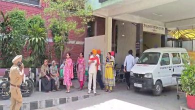 Photo of Home ਤਾਜਾ ਖਬਰਾਂ ਅੰਮ੍ਰਿਤਸਰ ਦੇ ਗੁਰੂਘਰ ‘ਚ ਵਾਪਰਿਆ ਹਾਦਸਾ : ਲੰਗਰ ਹਾਲ ‘ਚ ਮਹਿਲਾਵਾਂ ‘ਤੇ ਡਿੱਗੀਆਂ ਲੋਹੇ ਦੀਆਂ ਪਲੇਟਾਂ, 2 ਦੀ ਮੌਤ, 5 ਜ਼ਖਮੀ