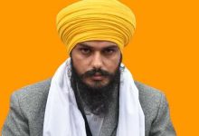 Photo of ਅੰਮ੍ਰਿਤਸਰ ਸੈਸ਼ਨ ਕੋਰਟ ‘ਚ MP ਅੰਮ੍ਰਿਤਪਾਲ ਸਿੰਘ ਮਾਮਲੇ ਦੀ ਸੁਣਵਾਈ, ਚਾਰਜ ਰੱਦ ਕਰਨ ਲਈ ਅਰਜ਼ੀ ਦਾਇਰ