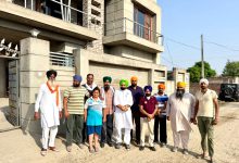 Photo of ਚਾਂਬਾ ਪਿੰਡ ਦੇ ਏਜੰਟ ਜੋੜੇ ਵੱਲੋਂ 55 ਲੱਖ ਅਤੇ 32 ਲੱਖ ਰੁਪੇ ਦੀ ਮਾਰੀ ਠੱਗੀ ਦੇ ਪੀੜਤ ਪਰਿਵਾਰਾਂ ਦੇ ਹੱਕ ਵਿੱਚ ਆਈ ਬੀਕੇਯੂ ਤੋਤੇਵਾਲ