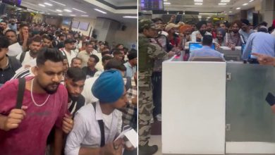 Photo of ਅੰਮ੍ਰਿਤਸਰ ਏਅਰਪੋਰਟ ‘ਤੇ ਹੰਗਾਮਾ, ਸਿਸਟਮ ਖਰਾਬ ਹੋਣ ਕਰਕੇ ਪ੍ਰੇਸ਼ਾਨ ਹੋਏ ਯਾਤਰੀ, ਲੱਗੀਆਂ ਲੰਮੀਆਂ ਲਾਈਨਾਂ