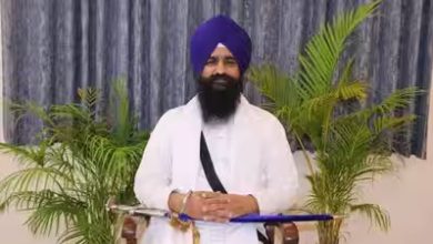 Photo of ਕਥਿਤ ਇਮੀਗ੍ਰੇਸ਼ਨ ਧੋਖਾਧੜੀ ਤੋਂ ਬਾਅਦ ਬਰਤਾਨੀਆ ’ਚ ਫਸੇ ਪੰਜਾਬੀ ਨੌਜਵਾਨਾਂ ਨੇ ਵਤਨ ਵਾਪਸੀ ਲਈ ਮੰਗੀ ਮਦ