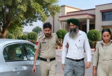 Photo of ਪੰਜਾਬ ਸਰਕਾਰ ਵੱਲੋਂ ਵਿਦਿਆਰਥਣਾਂ ਦੀ ਸ਼ਿਕਾਇਤ ‘ਤੇ ਅਧਿਆਪਕ ਮੁਅੱਤਲ