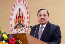 Photo of Chief Justice ਦਾ ਹੋਣ ਲੱਗਿਆ ਵਿਰੋਧ, ਪਹਿਲਾਂ ਵਿਦਿਆਰਥੀਆਂ ਲਾਈ ਪਾਬੰਦੀ ਫਿਰ ਹਟਾਈ