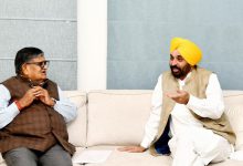 Photo of CM ਭਗਵੰਤ ਮਾਨ ਰਾਜਪਾਲ ਕਟਾਰੀਆ ਨੂੰ ਮਿਲੇ, ਜਗਤਾਰ ਹਵਾਰਾ ਦੀ ਪੈਰੋਲ ਬਾਰੇ ਕੀਤੀ ਗੱਲਬਾਤ
