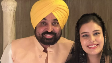 Photo of CM ਦੀ ਪਤਨੀ ‘ਤੇ ਜਬਰ-ਜਨਾਹ ਦਾ ਮਾਮਲਾ ਰਫ਼ਾ-ਦਫ਼ਾ ਕਰਨ ਲਈ 5 ਕਰੋੜ ਮੰਗਣ ਦੇ ਦੋਸ਼; ਮਨੁੱਖੀ ਅਧਿਕਾਰ ਕਮਿਸ਼ਨ ਵੱਲੋਂ ਨੋਟਿਸ