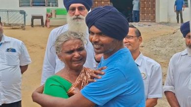 Photo of 23 ਸਾਲਾਂ ਮਗਰੋਂ ਮਿਲਿਆ ਵਿਛੜਿਆ ਪੁੱਤ, ਤਾਮਿਲਨਾਡੂ ਤੋਂ ਪੰਜਾਬ ਆਈ ਮਾਂ, ਹੋਇਆ ਭਾਵੁਕ ਮੇਲ