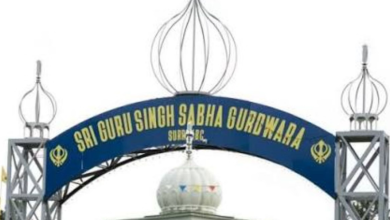 Photo of ਕੈਨੇਡਾ ਦੇ ਸਰੀ ‘ਚ ਸ੍ਰੀ ਗੁਰੂ ਗ੍ਰੰਥ ਸਾਹਿਬ ਜੀ ਦੇ ਪਾਵਨ ਸਰੂਪ ਦੀ ਬੇਅਦਬੀ, ਕਾਰ ਦੀ ਡਿੱਗੀ ‘ਚ ਰੱਖ ਟੋਰਾਂਟੋ ਭੇਜਣ ‘ਤੇ ਭੜਕੀ ਸੰਗਤ