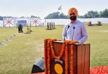 Photo of ਸਾਬਕਾ ਖੇਡ ਮੰਤਰੀ ਖ਼ਿਲਾਫ਼ ਕੇਸ ਲੜ ਰਹੀ ਮਹਿਲਾ ਐਥਲੀਟ ਨੂੰ ਮਿਲੀ ਸੁਰੱਖਿਆ, ਪੇਸ਼ੀ ਦੌਰਾਨ ਨਾਲ ਰਹੇਗੀ ਮਹਿਲਾ ਪੁਲਿਸ