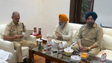 Photo of ਗੁਰਦੁਆਰਾ ਬੰਗਲਾ ਸਾਹਿਬ ਕੰਪਲੈਕਸ ਵਿੱਚ ਨਾਅਰੇਬਾਜ਼ੀ ਲਈ ਕੇਜਰੀਵਾਲ ਤੇ ਸਾਥੀਆਂ ਖ਼ਿਲਾਫ਼ ਦਿੱਲੀ ਕਮੇਟੀ ਵੱਲੋਂ ਪੁਲਿਸ ਨੂੰ ਸ਼ਿਕਾਇਤ
